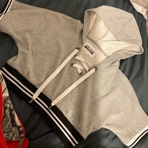 The Edit Gray crop top